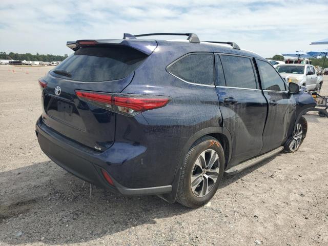 Изображение 3 2022 TOYOTA HIGHLANDER XLE 2022 с VIN 5TDGZRAH9NS137519