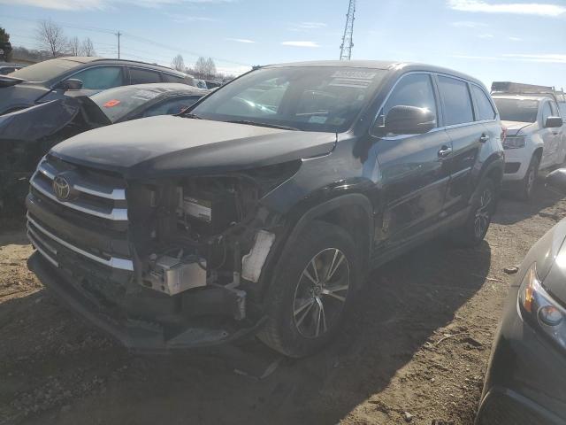Image 1 of 2019 TOYOTA HIGHLANDER LE 2019 with VIN 5TDBZRFH9KS939941