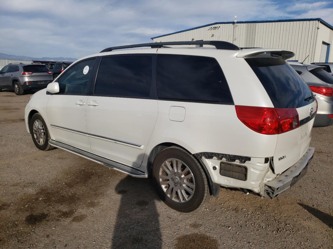 Image 2 of 2007 TOYOTA SIENNA XLE 2007 with VIN 5TDZK22C77S031838