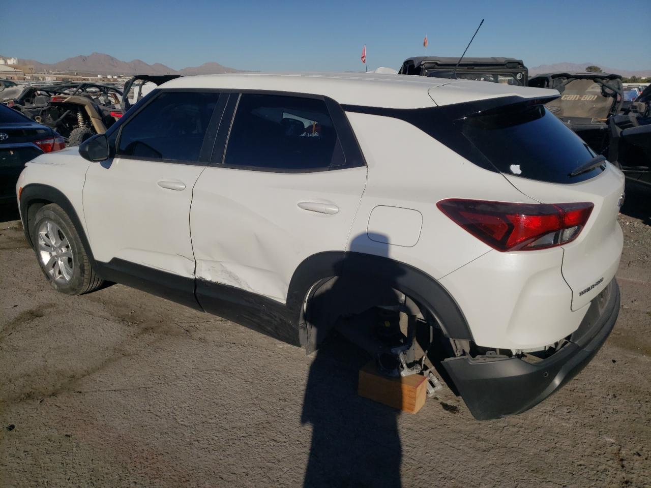 Image 2 of 2021 CHEVROLET TRAILBLAZER LS 2021 with VIN KL79MMS2XMB045729