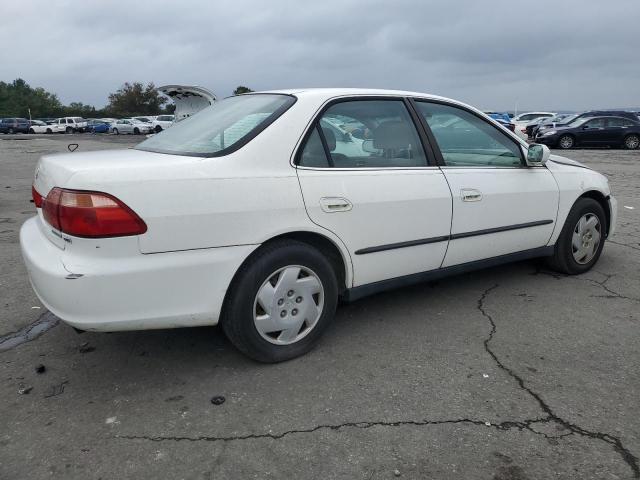 Image 3 of 2000 HONDA ACCORD LX 2000 with VIN 1HGCG1641YA046145
