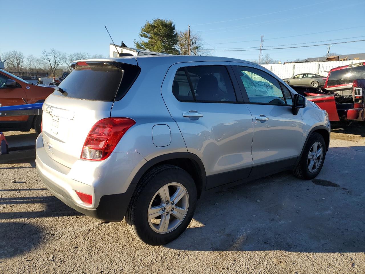 Image 3 of 2020 CHEVROLET TRAX LS 2020 with VIN KL7CJKSB3LB017966