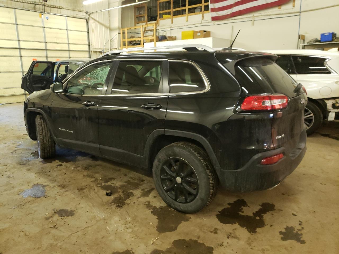 Изображение 2 2015 JEEP CHEROKEE LATITUDE 2015 с VIN 1C4PJMCS2FW504491