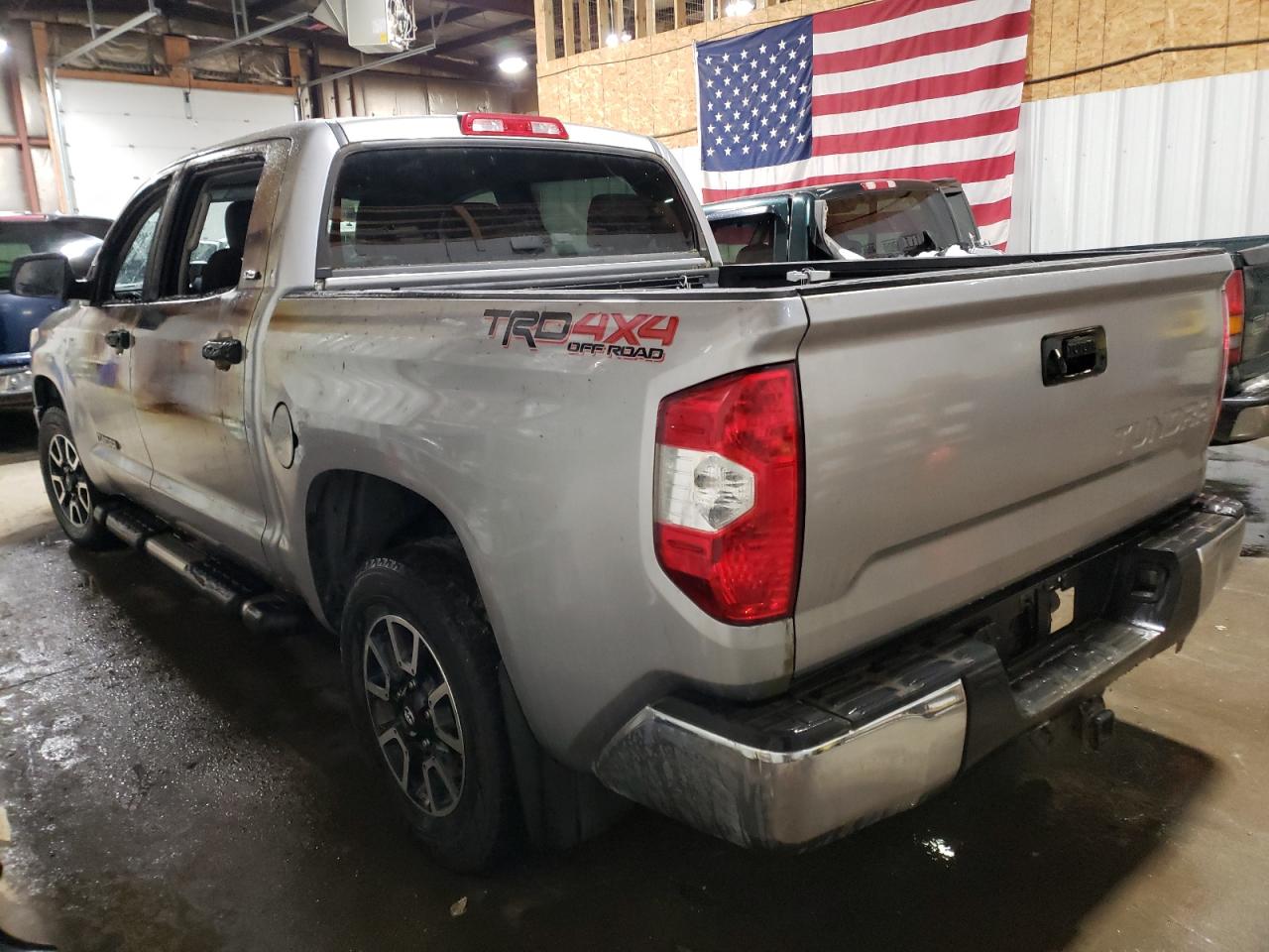 Obraz 2 z 2015 TOYOTA TUNDRA CREWMAX SR5 2015 z VIN 5TFDY5F1XFX454795