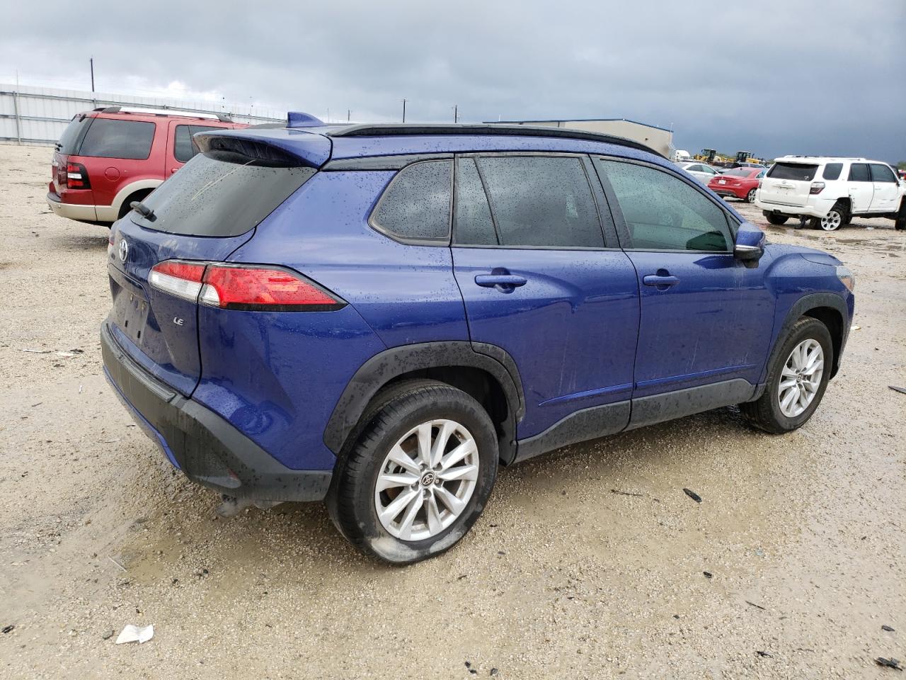 Image 3 of 2022 TOYOTA COROLLA CROSS LE 2022 with VIN 7MUCAAAGXNV022450