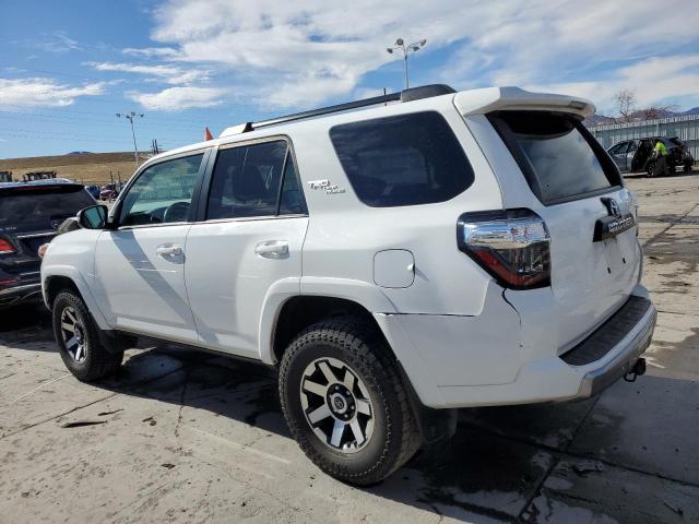 Изображение 2 2020 TOYOTA 4RUNNER SR5/SR5 PREMIUM 2020 с VIN JTEBU5JR2L5779833