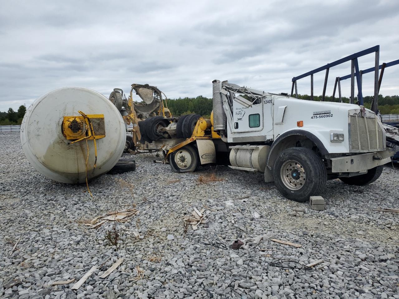 Image 1 of 2009 KENWORTH CONSTRUCTION W900 2009 with VIN 1NKWX0EX69J249677