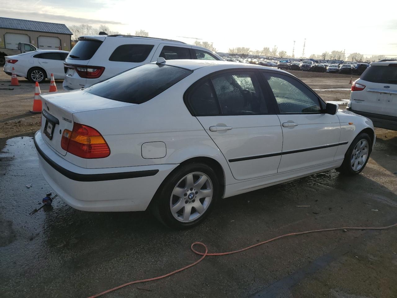 Obraz 3 z 2004 BMW 325 I 2004 z VIN WBAET37494NJ80172