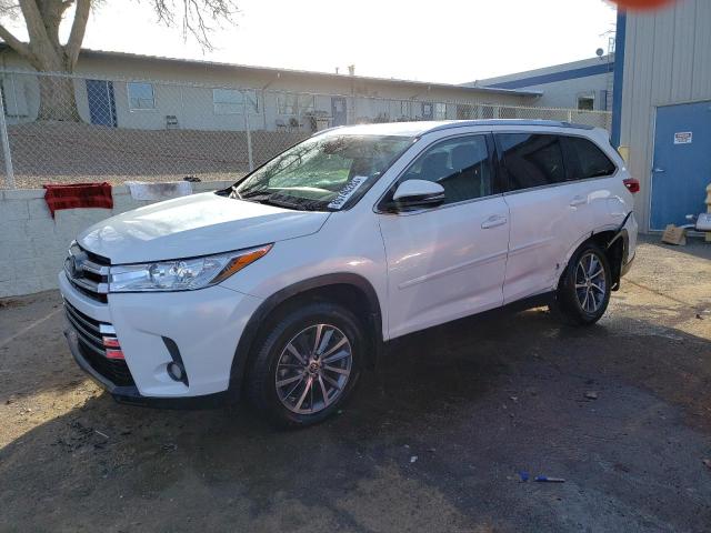 Image 1 of 2019 TOYOTA HIGHLANDER SE 2019 with VIN 5TDJZRFH5KS627028