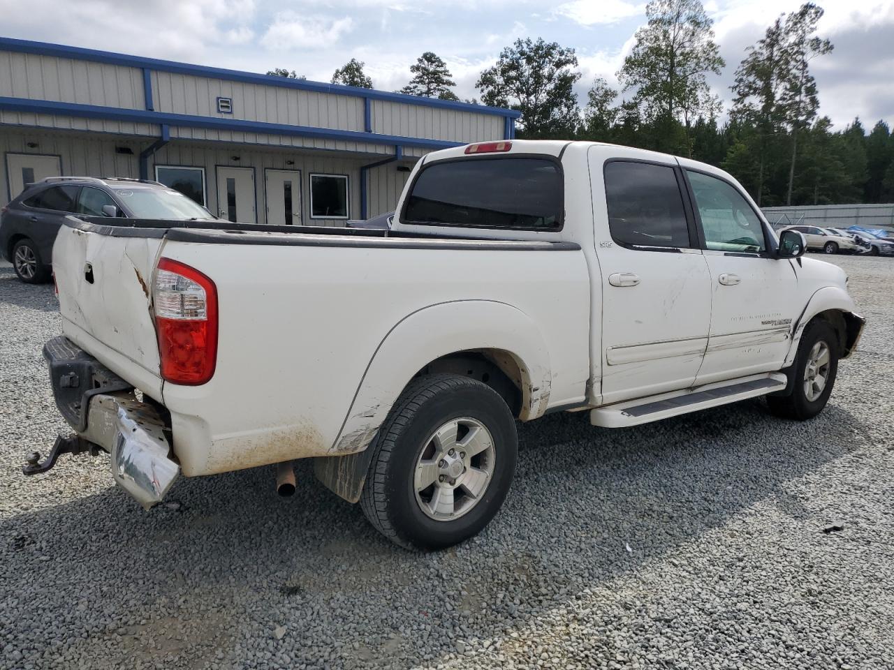 Obraz 3 z 2004 TOYOTA TUNDRA DOUBLE CAB SR5 2004 z VIN 5TBDT44194S452754