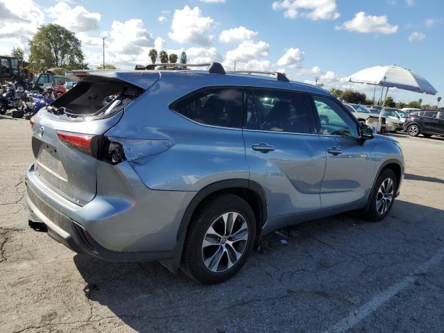 Obraz 3 z 2022 TOYOTA HIGHLANDER XLE 2022 z VIN 5TDHZRAH7NS130606