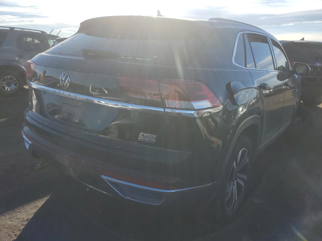Image 3 of 2021 VOLKSWAGEN ATLAS CROSS SPORT SEL PREMIUM 2021 with VIN 1V2TC2CA7MC203359