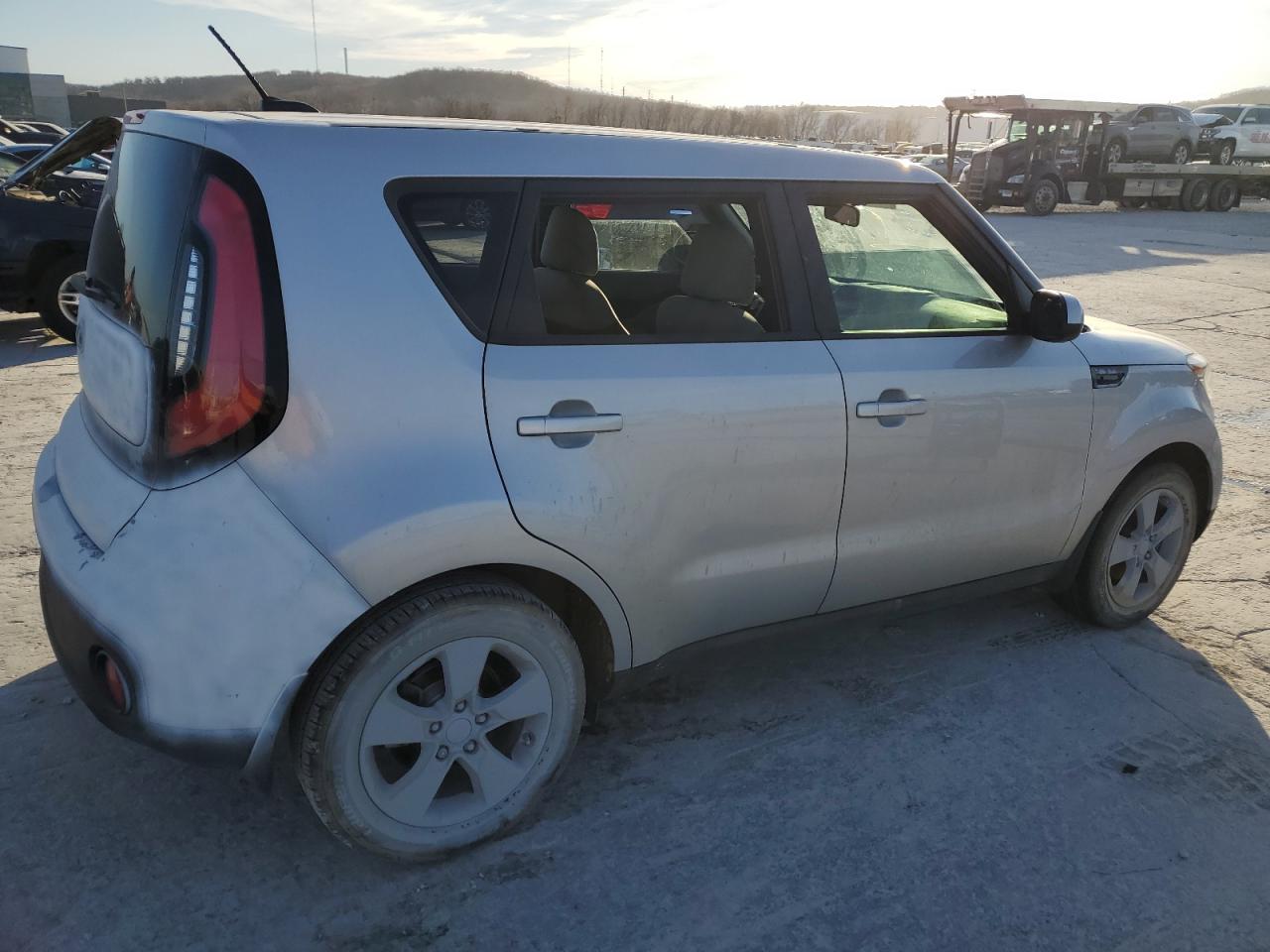 Image 3 of 2017 KIA SOUL 2017 with VIN KNDJN2A27H7456288