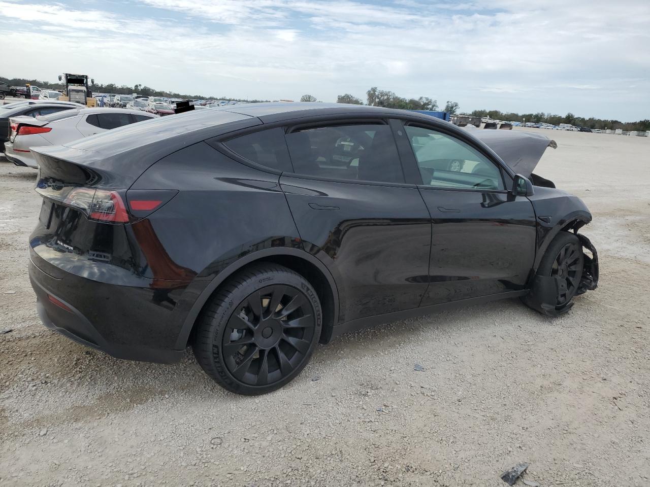 Изображение 3 2022 TESLA MODEL Y  2022 с VIN 7SAYGDEE0NF480787