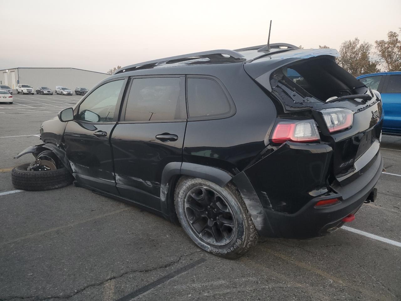 Image 2 of 2019 JEEP CHEROKEE TRAILHAWK 2019 with VIN 1C4PJMBX0KD328978