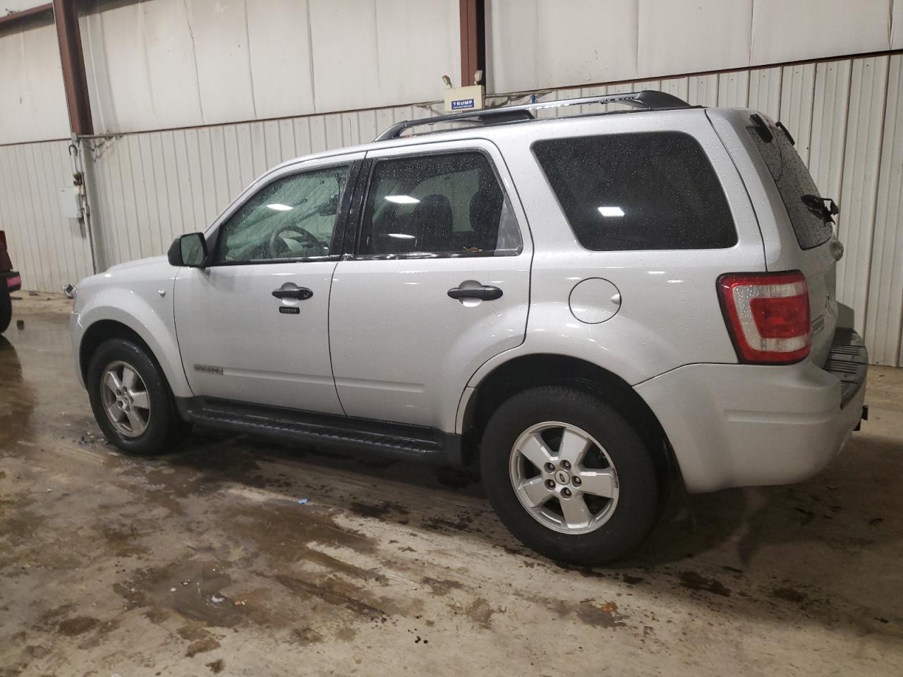 Image 2 of 2008 FORD ESCAPE XLT 2008 with VIN 1FMCU93188KB26161
