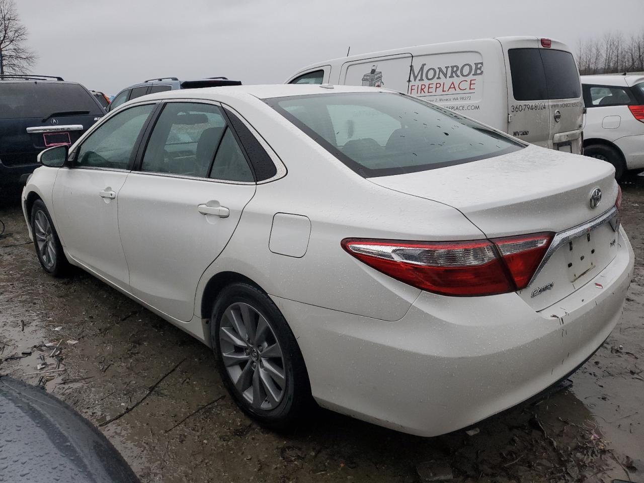 Obraz 2 z 2015 TOYOTA CAMRY LE 2015 z VIN 4T1BF1FK6FU950270