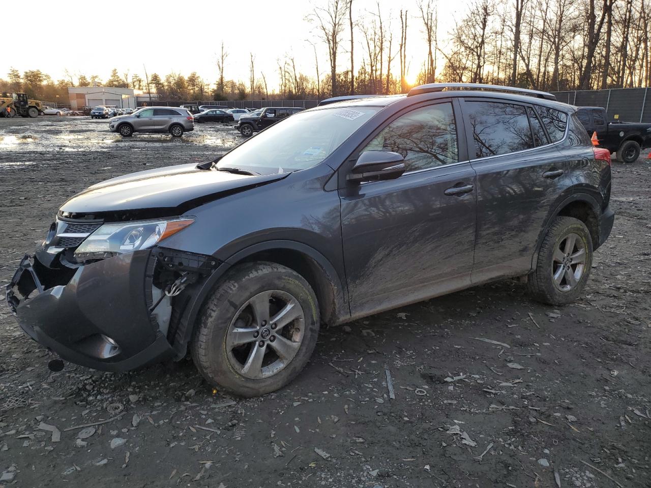Изображение 1 2015 TOYOTA RAV4 XLE 2015 с VIN JTMRFREV0FD142784