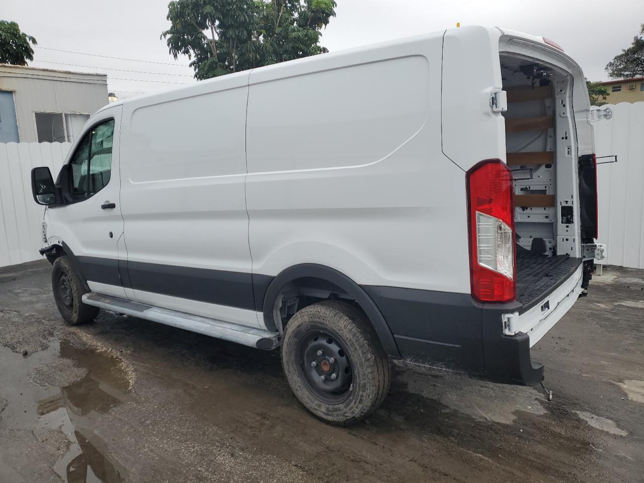 Изображение 2 2023 FORD TRANSIT T-250 2023 с VIN 1FTBR1Y81PKB56562