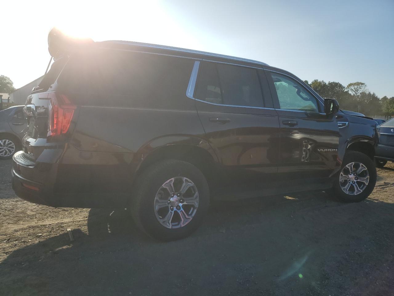 Изображение 3 2022 GMC YUKON SLE 2022 с VIN 1GKS1AKDXNR321529