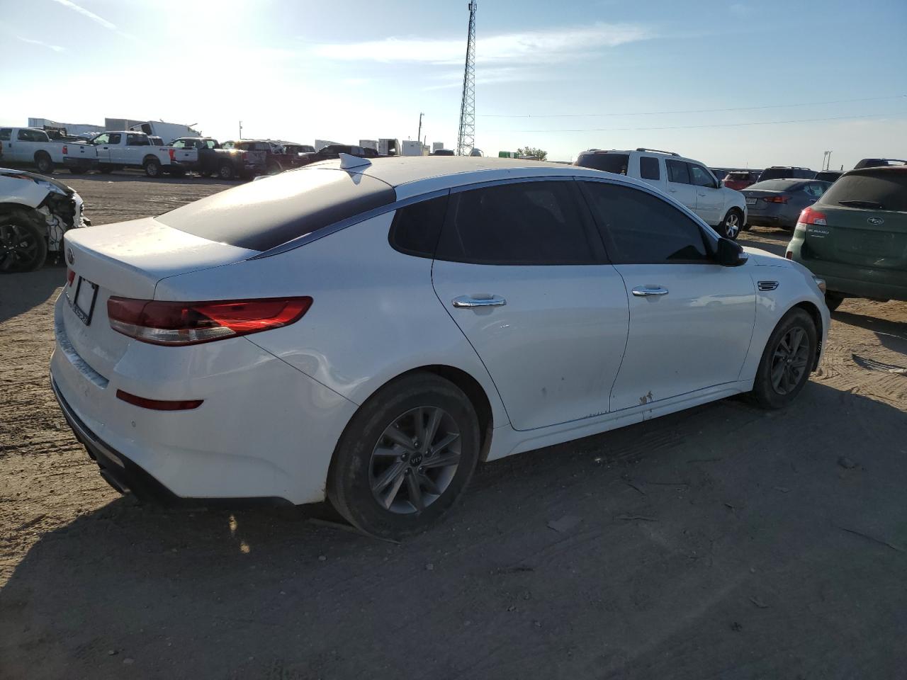 Изображение 3 2020 KIA OPTIMA LX 2020 с VIN 5XXGT4L30LG389292