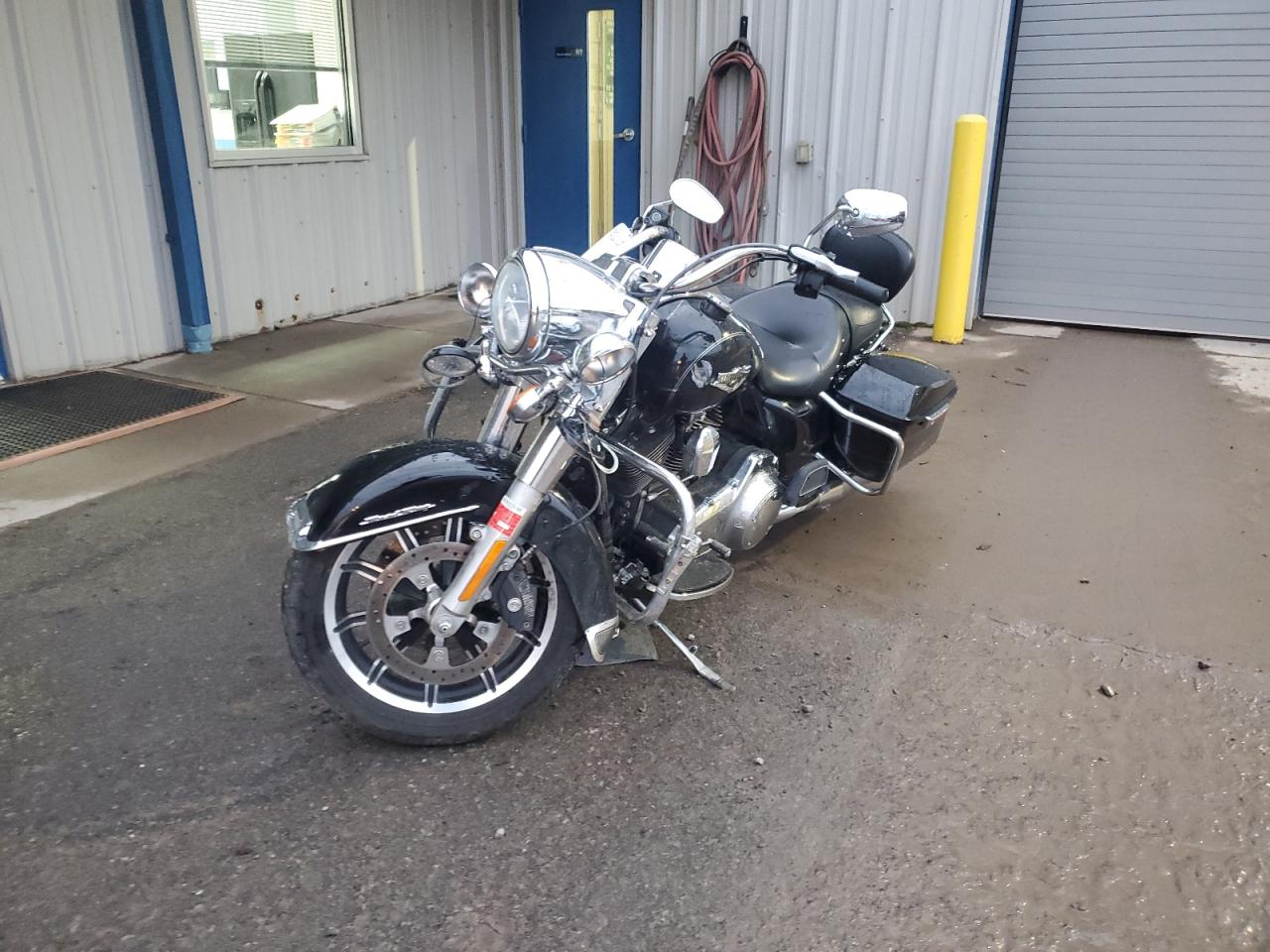 Image 2 of 2014 HARLEY-DAVIDSON FLHR ROAD KING 2014 with VIN 1HD1FBM14EB700776