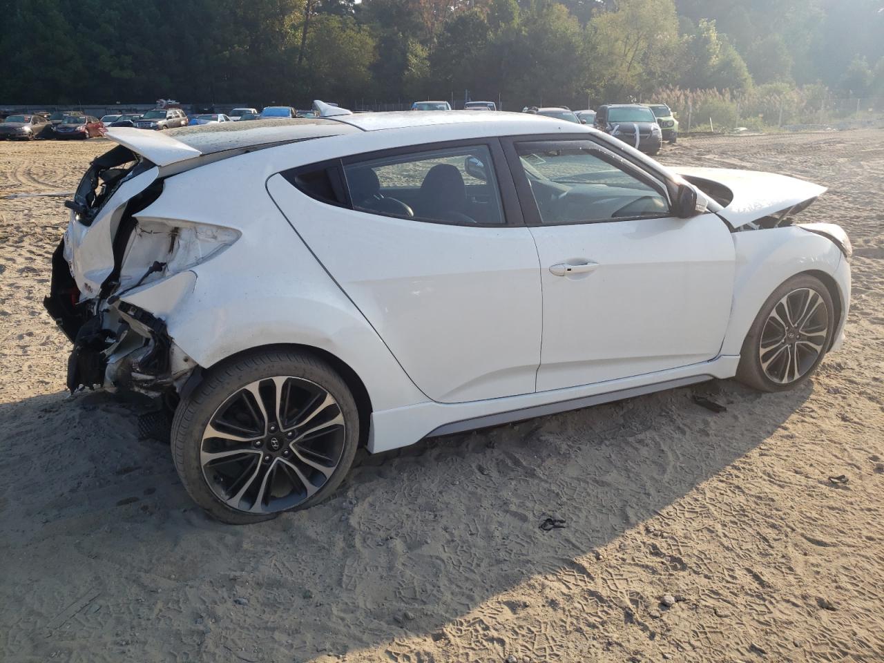 Image 3 of 2016 HYUNDAI VELOSTER TURBO 2016 with VIN KMHTC6AE5GU282569