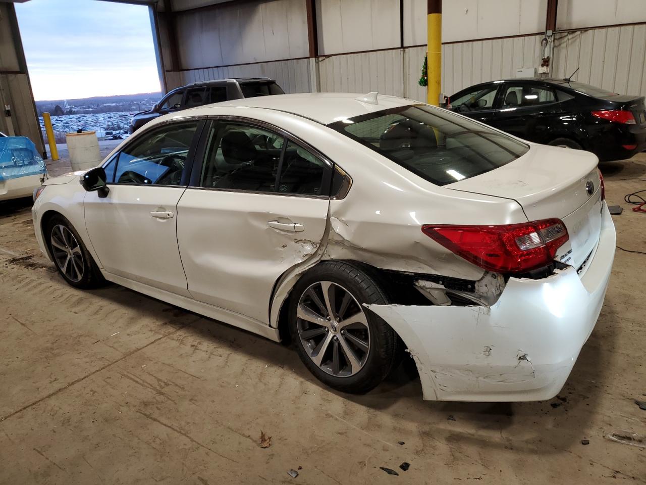 Изображение 2 2016 SUBARU LEGACY 2.5I LIMITED 2016 с VIN 4S3BNAJ60G3032667