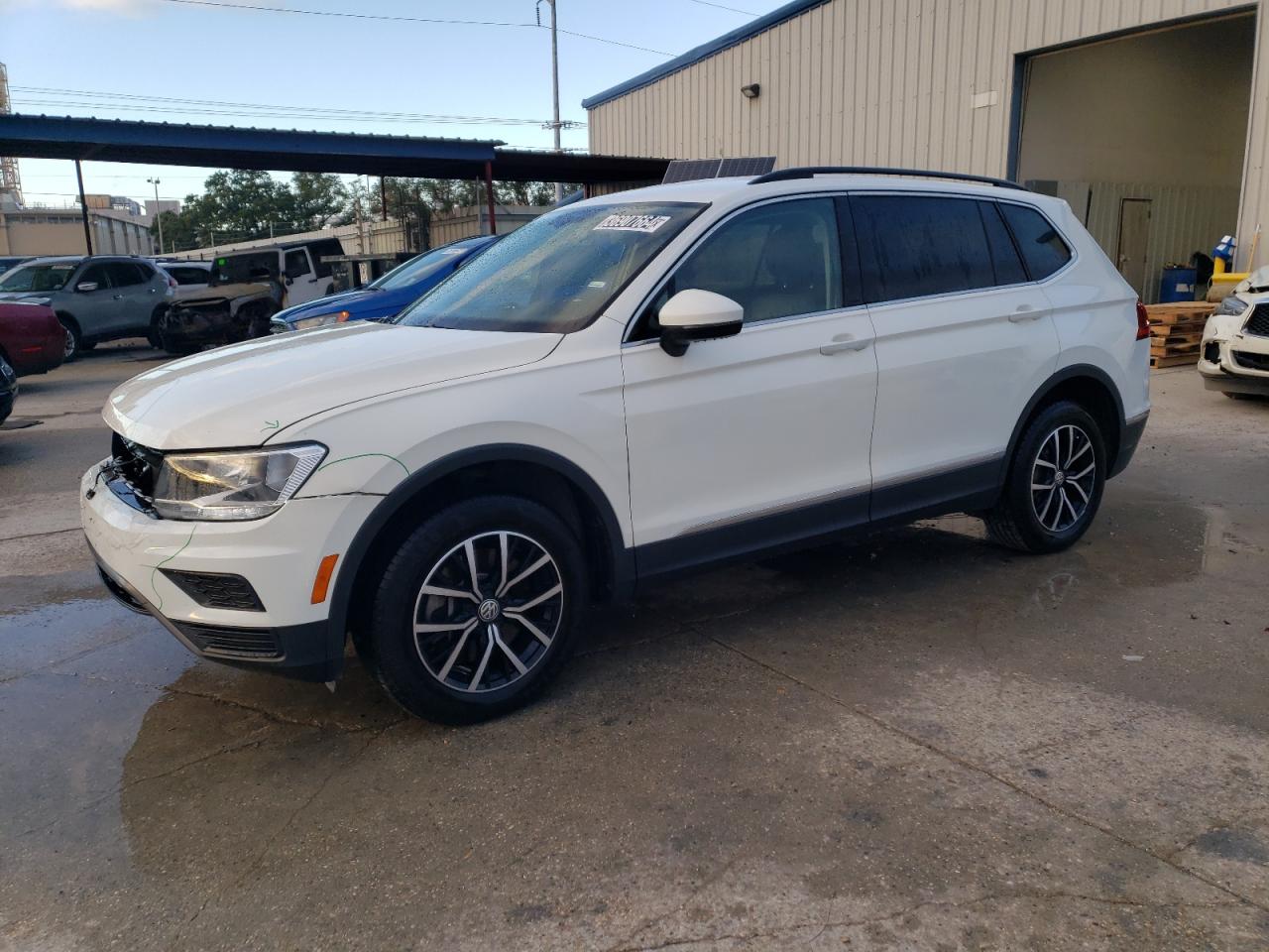 Изображение 1 2021 VOLKSWAGEN TIGUAN SE 2021 с VIN 3VV3B7AX4MM095713