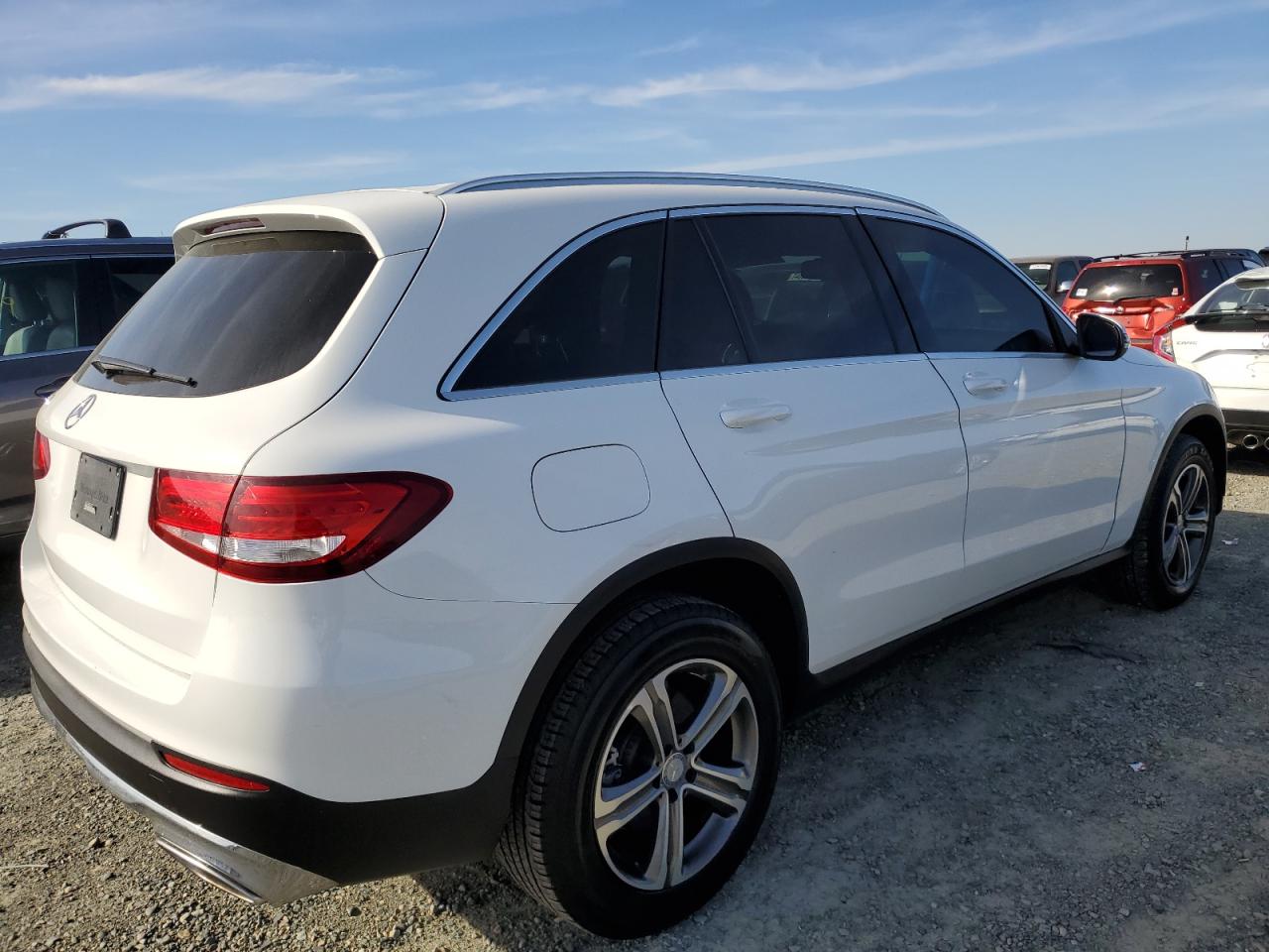 Image 3 of 2016 MERCEDES-BENZ GLC 300 2016 with VIN WDC0G4JB2GF078185
