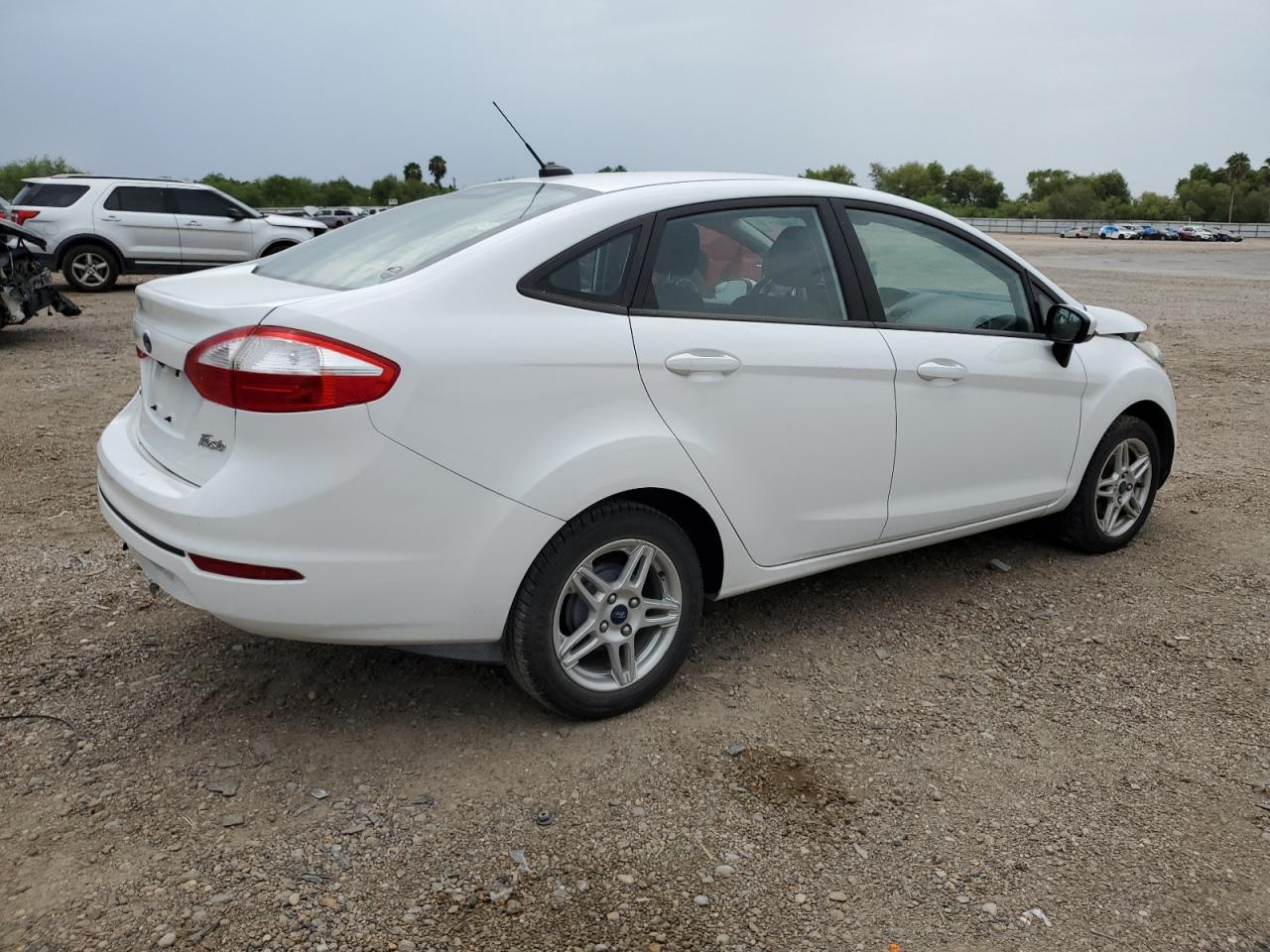 Изображение 3 2019 FORD FIESTA SE 2019 с VIN 3FADP4BJ9KM158031