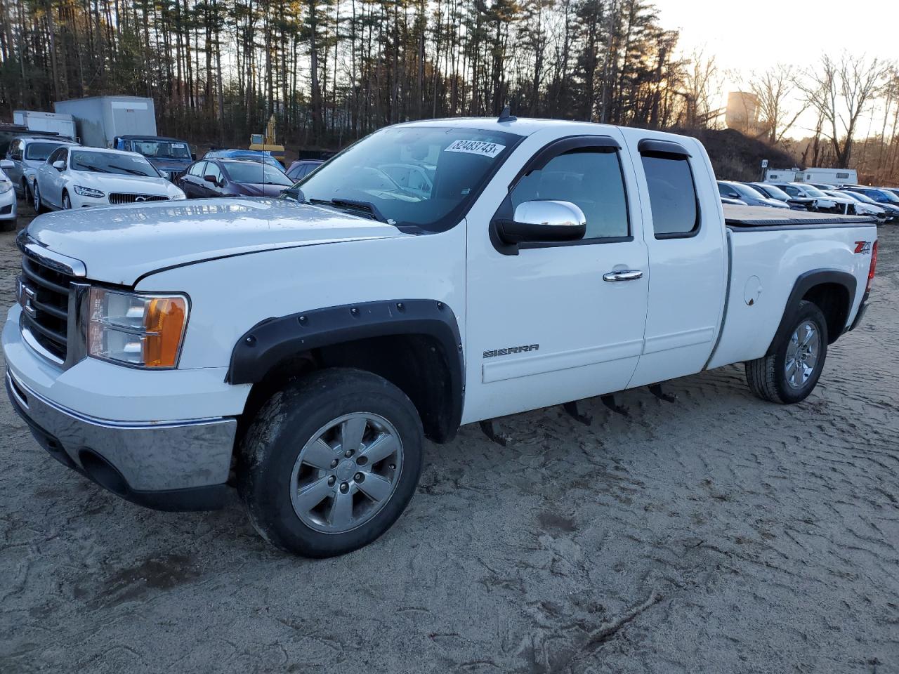 Image 1 of 2011 GMC SIERRA K1500 SLE 2011 with VIN 1GTR2VE31BZ462597