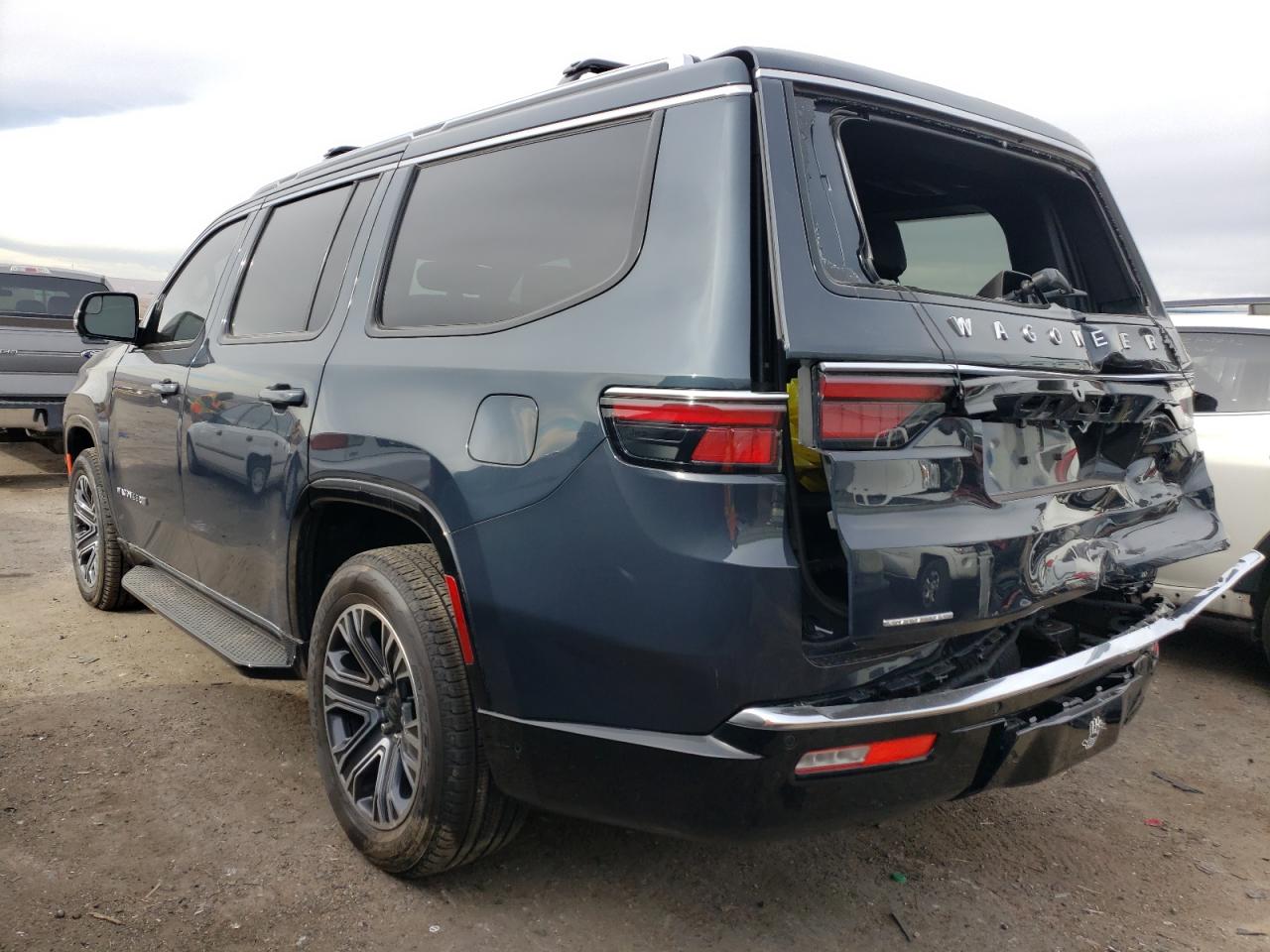 Изображение 2 2023 JEEP WAGONEER SERIES I 2023 с VIN 1C4SJVAT0PS510469