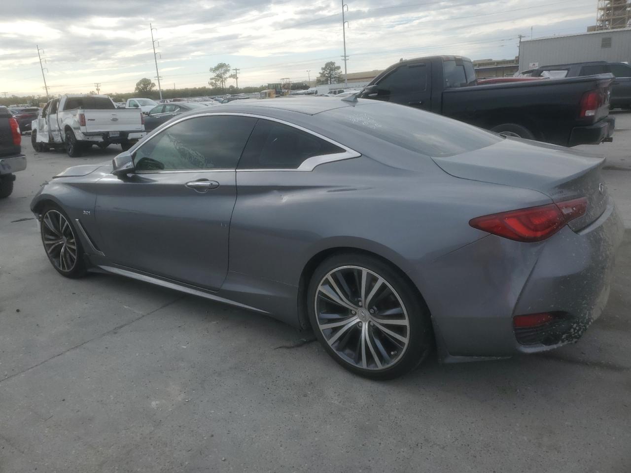 Image 2 of Infiniti Q60 Premium 2017 with VIN JN1EV7EK6HM360231