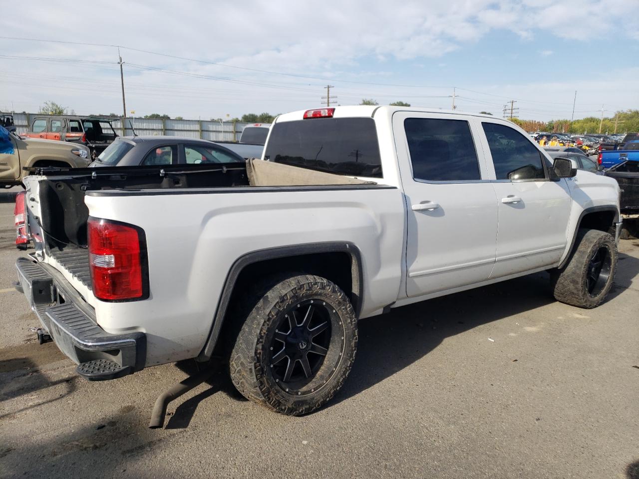Image 3 of 2017 GMC SIERRA K1500 SLE 2017 with VIN 3GTU2MECXHG151859