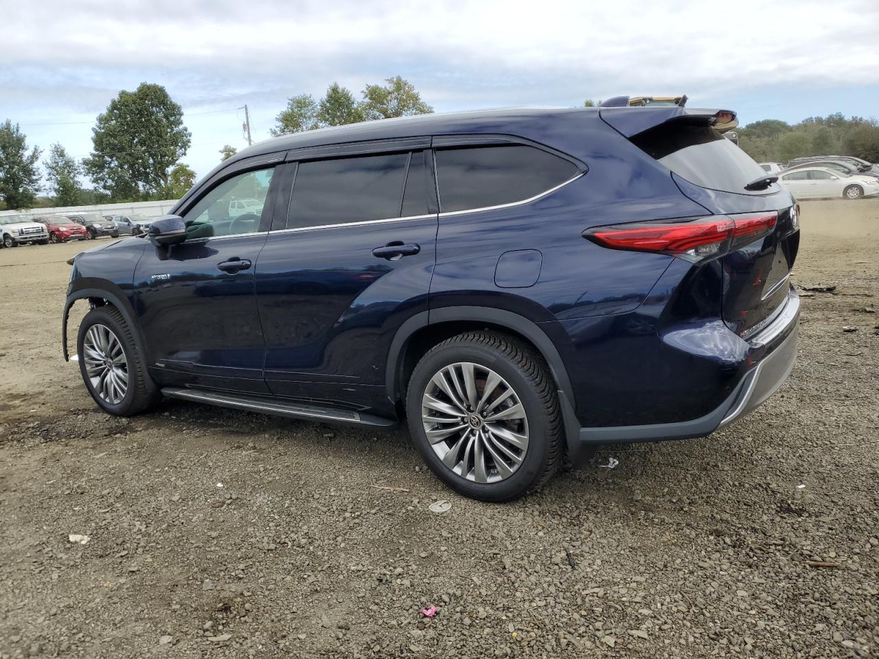 Изображение 2 2021 TOYOTA HIGHLANDER HYBRID PLATINUM 2021 с VIN 5TDEBRCHXMS019776