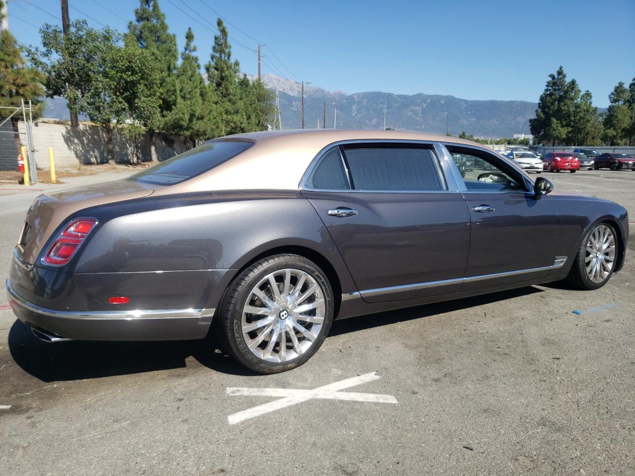 Image 3 of 2017 BENTLEY MULSANNE LONG WHEELBASE 2017 with VIN SCBAF9ZH0HC003297