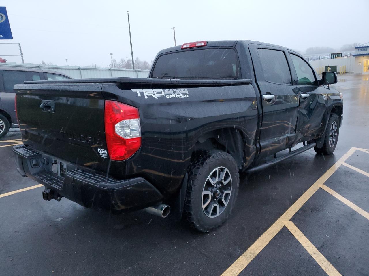 Obraz 3 z 2018 TOYOTA TUNDRA CREWMAX 1794 2018 z VIN 5TFAW5F13JX701334
