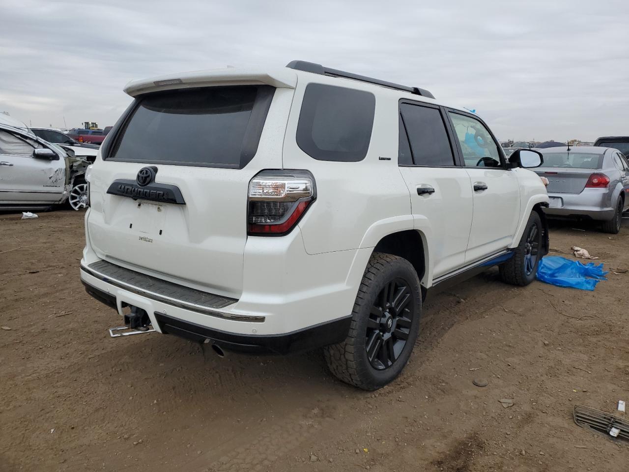 Изображение 3 2019 TOYOTA 4RUNNER SR5 2019 с VIN JTEBU5JR5K5682429