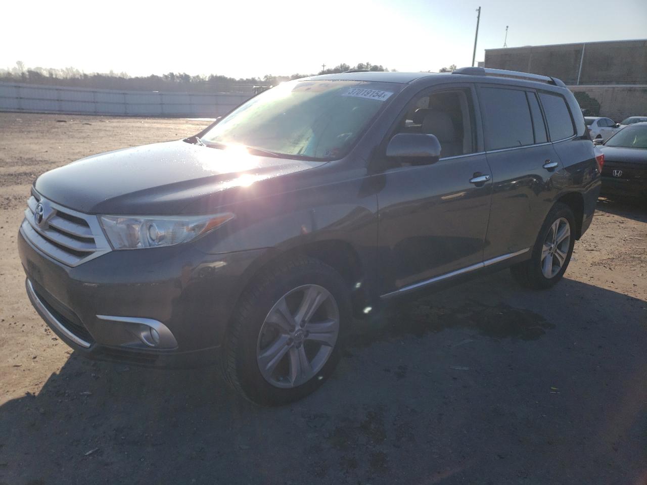 Image 1 of 2013 TOYOTA HIGHLANDER LIMITED 2013 with VIN 5TDDK3EH9DS238511
