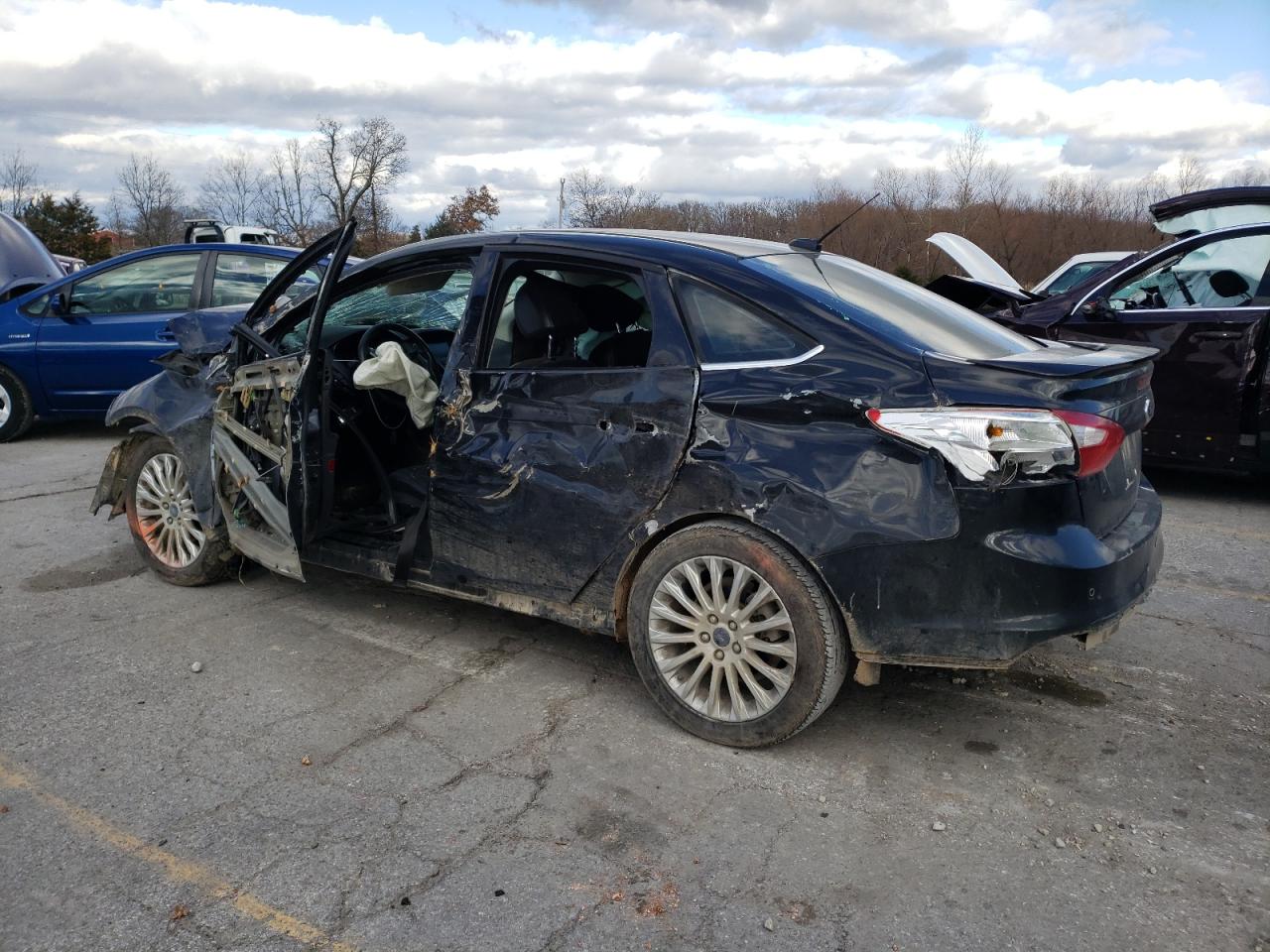 Изображение 2 2012 FORD FOCUS TITANIUM 2012 с VIN 1FAHP3J24CL429442