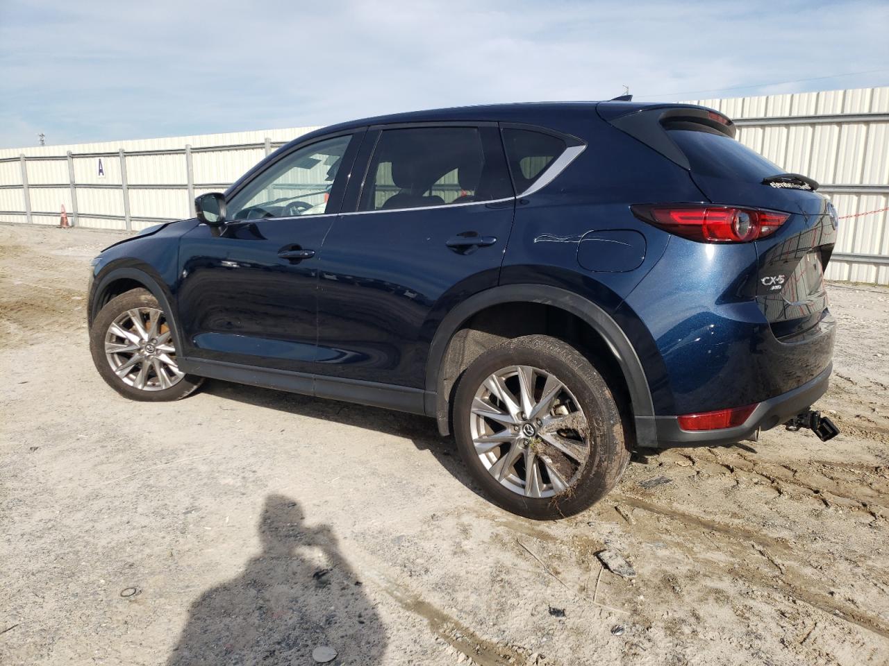 Image 2 of 2021 MAZDA CX-5 GRAND TOURING 2021 with VIN JM3KFBDM3M0452117
