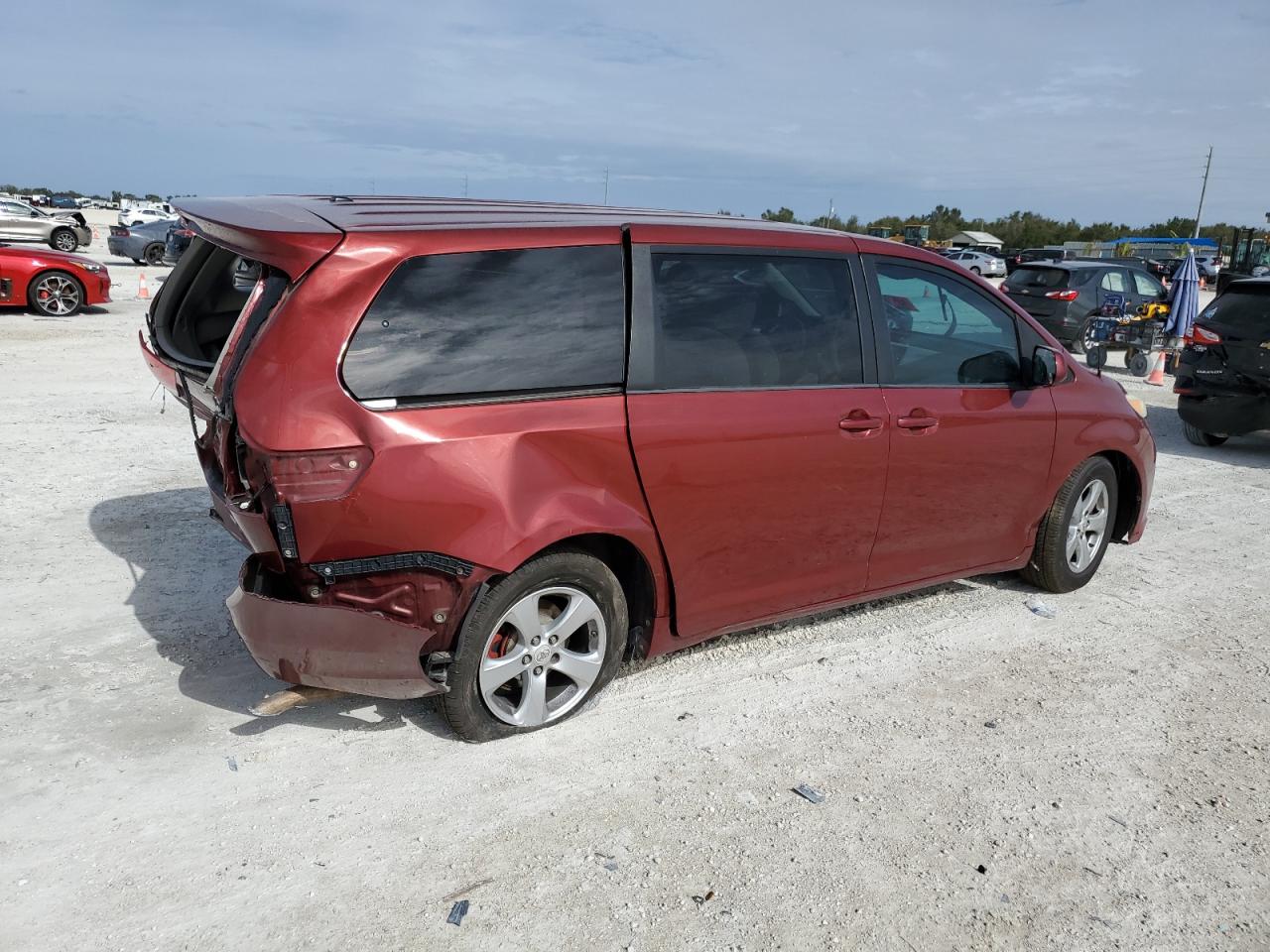 Obraz 3 z 2012 TOYOTA SIENNA BASE 2012 z VIN 5TDKA3DC9CS015335
