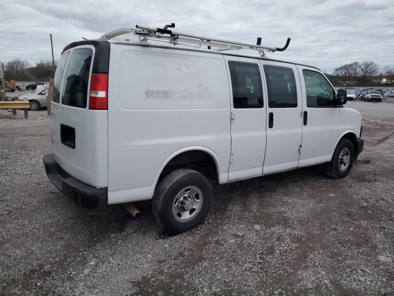 Obraz 3 z 2018 CHEVROLET EXPRESS G2500  2018 z VIN 1GCWGAFP6J1308429