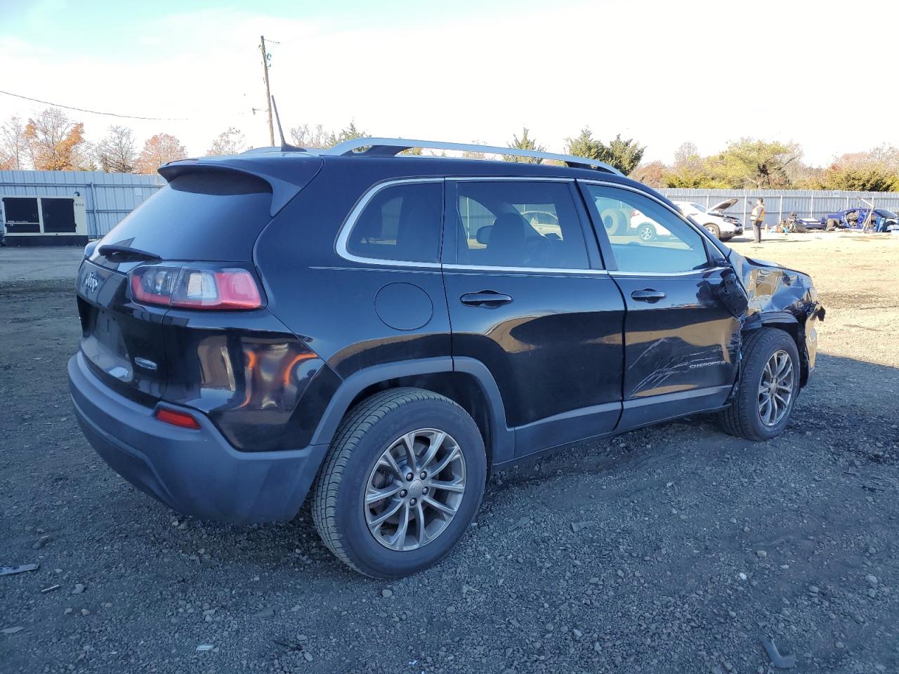 Image 3 of 2019 JEEP CHEROKEE LATITUDE PLUS 2019 with VIN 1C4PJMLB6KD190298