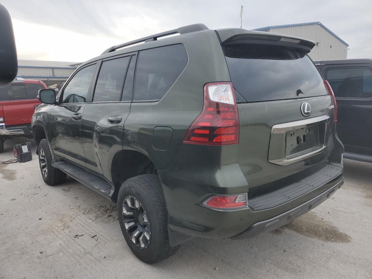 Изображение 2 2022 LEXUS GX 460 2022 с VIN JTJKM7BX5N5314718