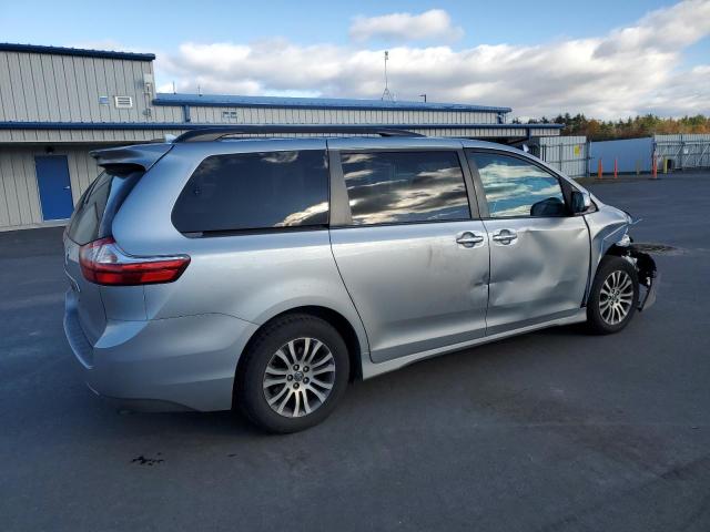 Image 3 of 2018 TOYOTA SIENNA XLE 2018 with VIN 5TDYZ3DC8JS924327