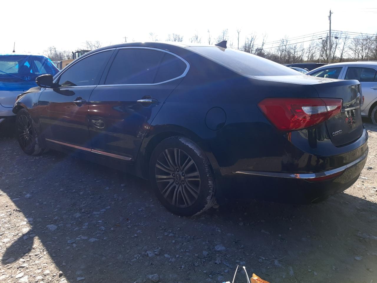 Image 2 of 2014 KIA CADENZA PREMIUM 2014 with VIN KNALN4D78E5157182
