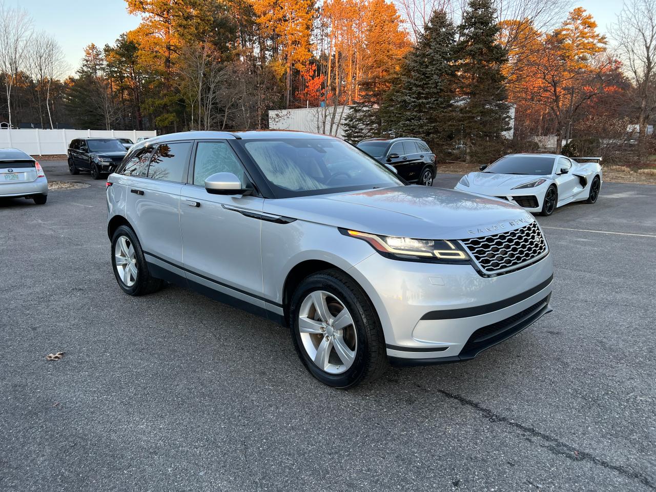 Изображение 2 2018 LAND ROVER RANGE ROVER VELAR S 2018 с VIN SALYB2RX1JA725202