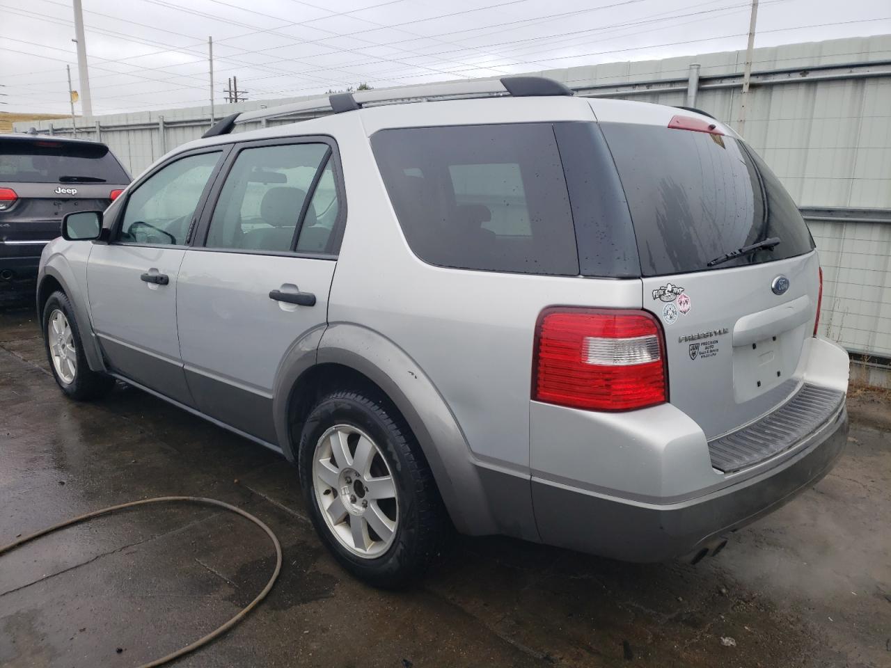 Изображение 2 2005 FORD FREESTYLE SE 2005 с VIN 1FMDK01175GA08514